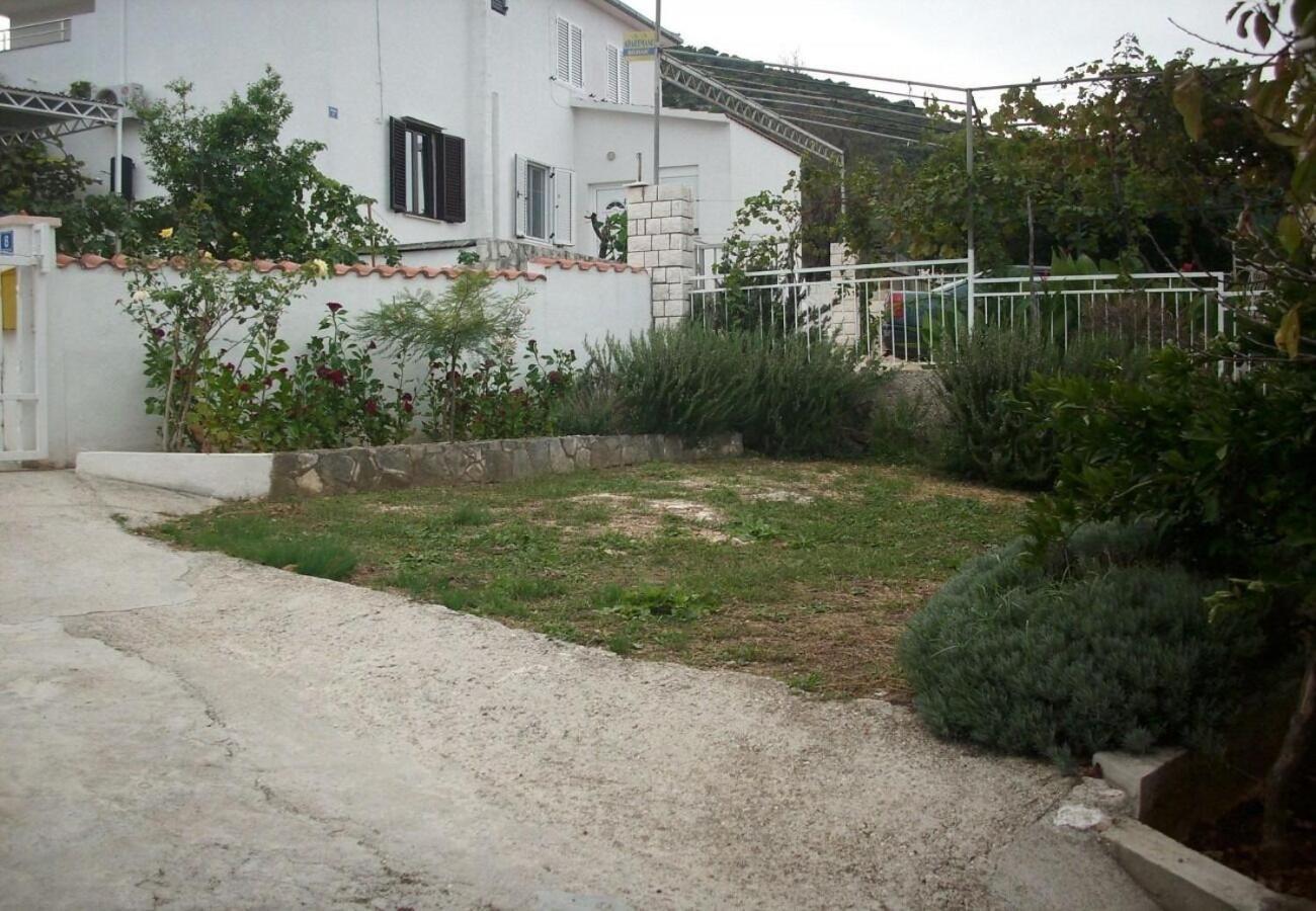Apartment Slaven Vinišće 外观 照片