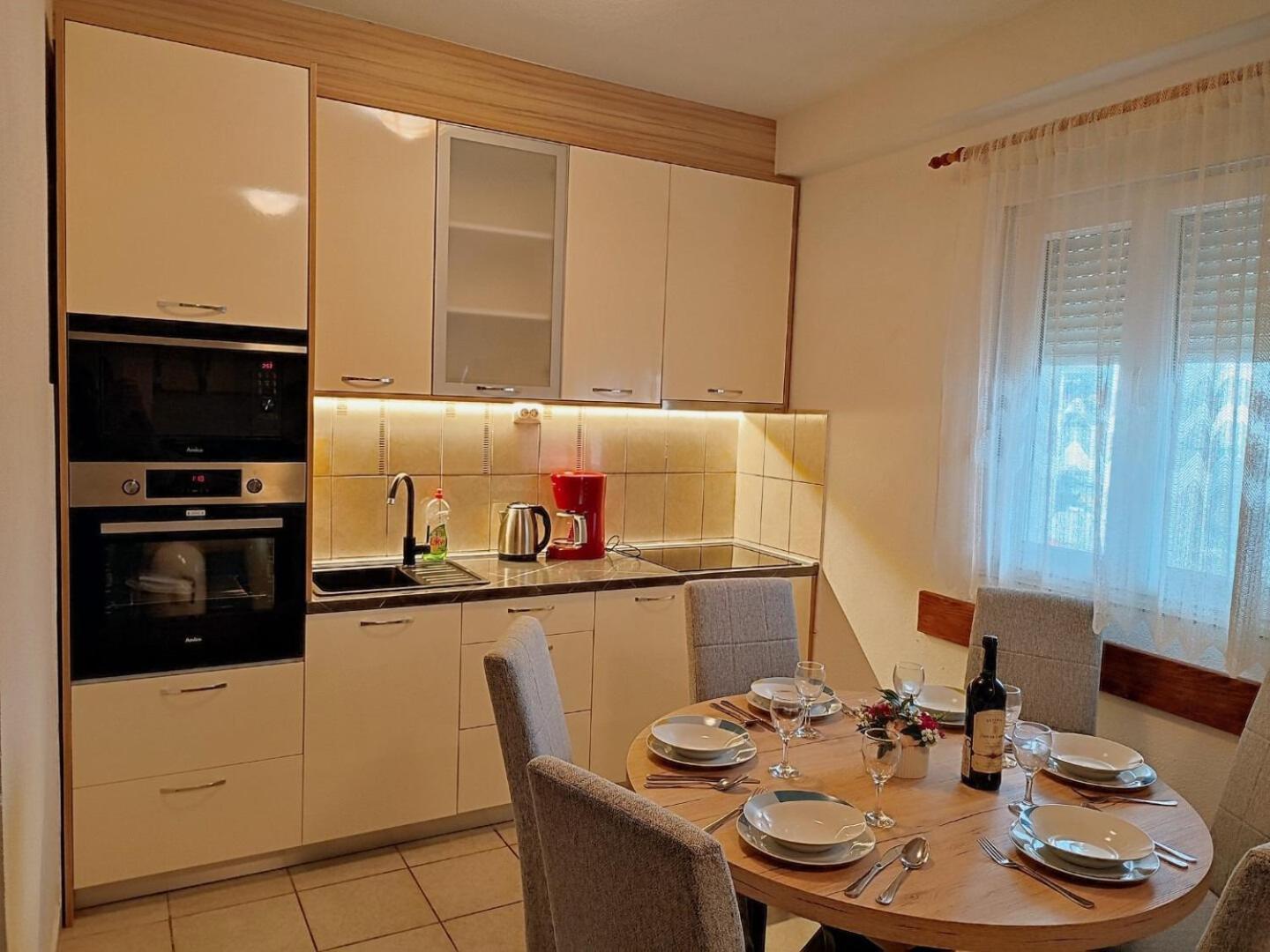 Apartment Slaven Vinišće 外观 照片
