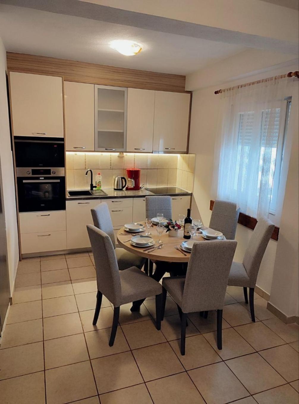 Apartment Slaven Vinišće 外观 照片